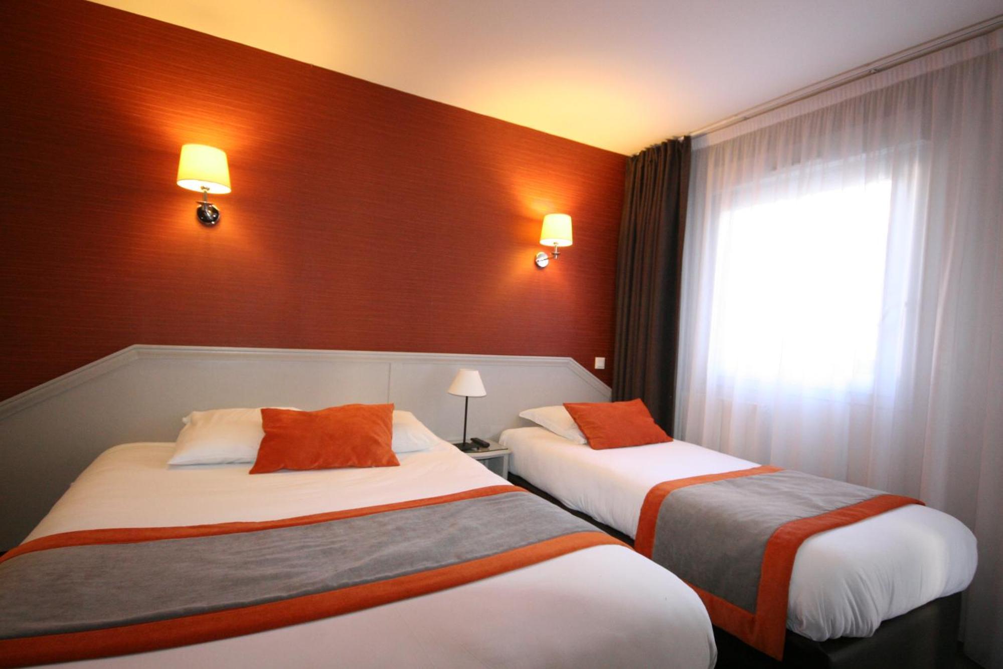 Hotel De La Gare Troyes Centre Bagian luar foto