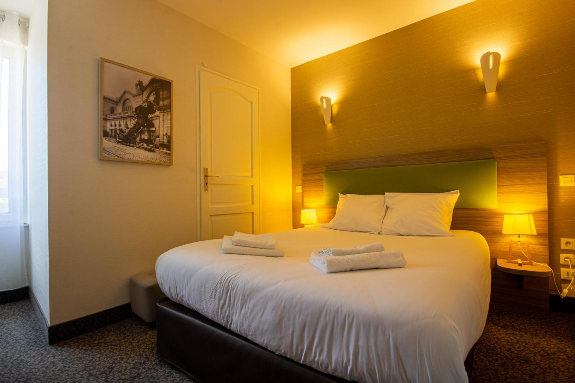 Hotel De La Gare Troyes Centre Bagian luar foto